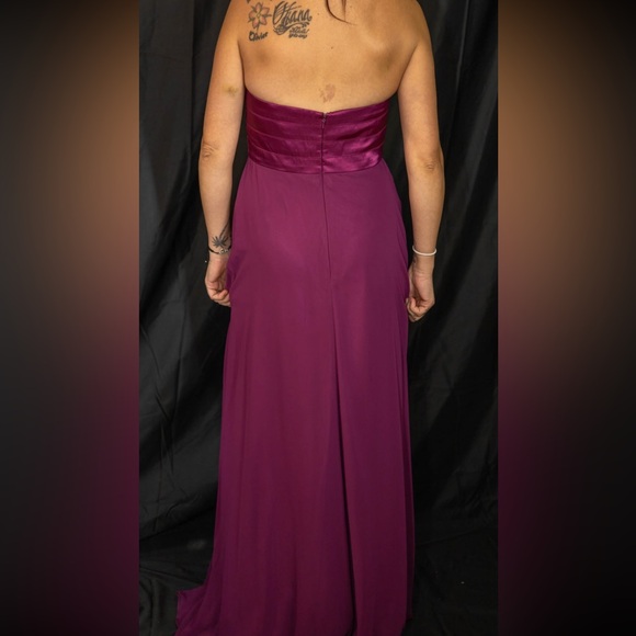 Burgundy formal dress - Picture 3 of 3